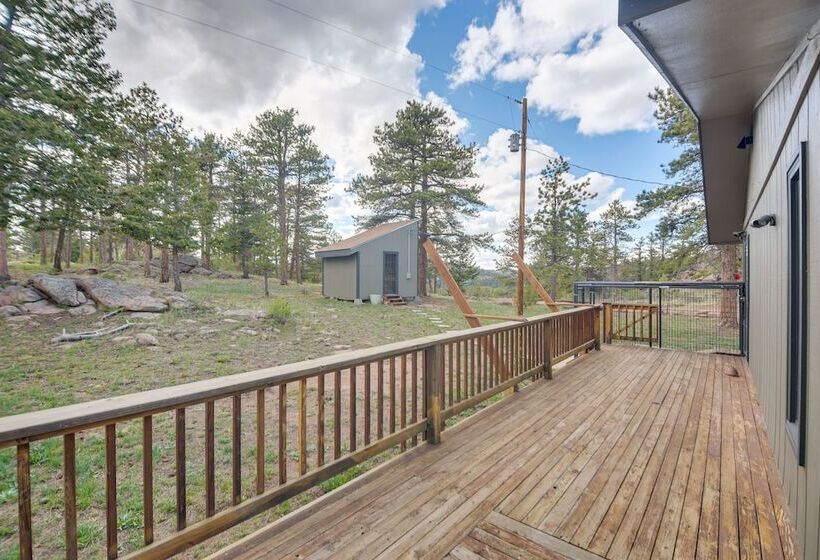 Cozy Red Feather Lakes Retreat W/ Deck & Yard