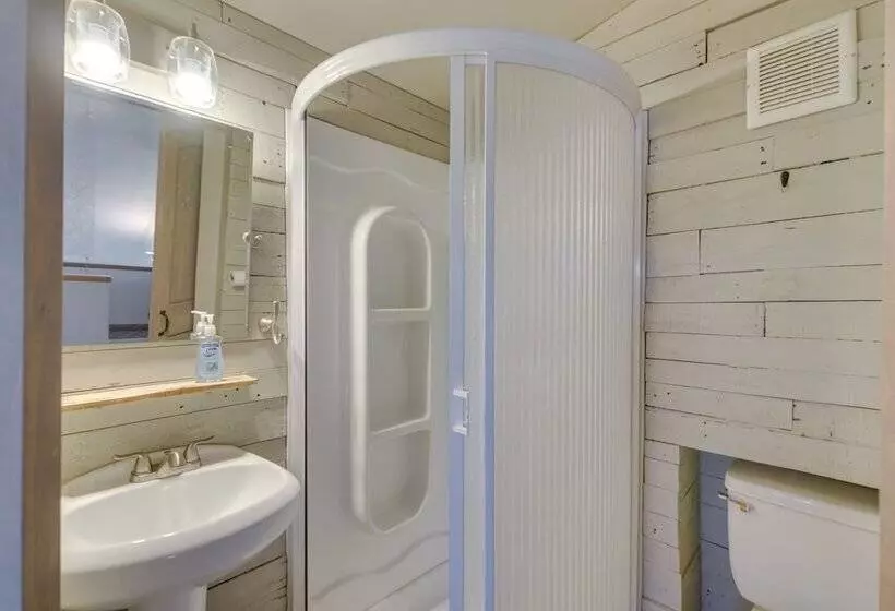 Cozy Red Feather Lakes Retreat W/ Deck & Yard