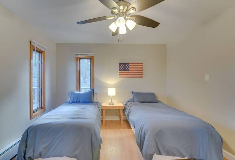 Cozy Red Feather Lakes Retreat W/ Deck & Yard