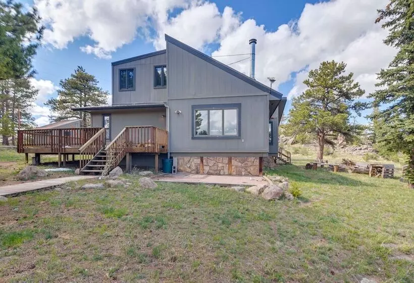 Cozy Red Feather Lakes Retreat W/ Deck & Yard