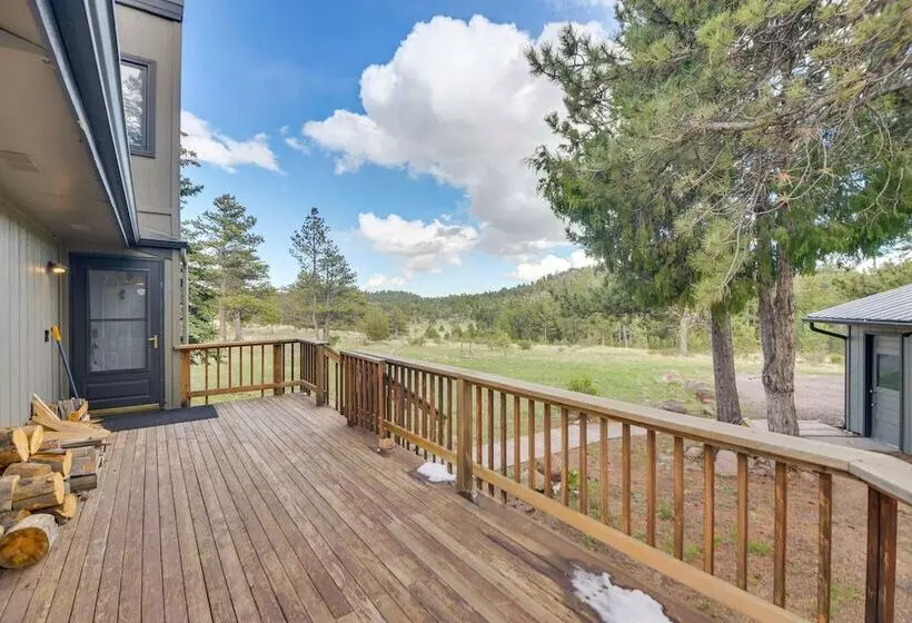 Cozy Red Feather Lakes Retreat W/ Deck & Yard