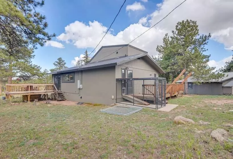 Cozy Red Feather Lakes Retreat W/ Deck & Yard