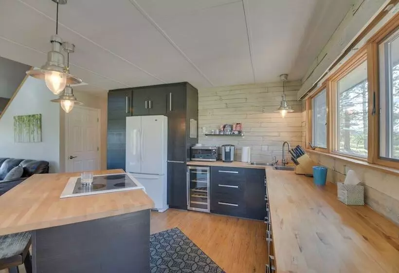 Cozy Red Feather Lakes Retreat W/ Deck & Yard