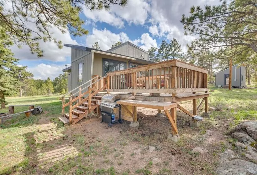 Cozy Red Feather Lakes Retreat W/ Deck & Yard