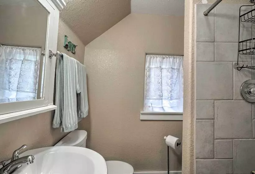 Creekside Home W/patio, Walk To Manitou Incline!