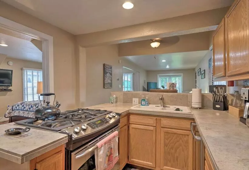 Creekside Home W/patio, Walk To Manitou Incline!