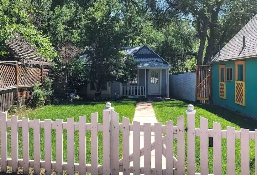 Creekside Home W/patio, Walk To Manitou Incline!