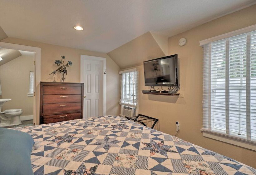 Creekside Home W/patio, Walk To Manitou Incline!