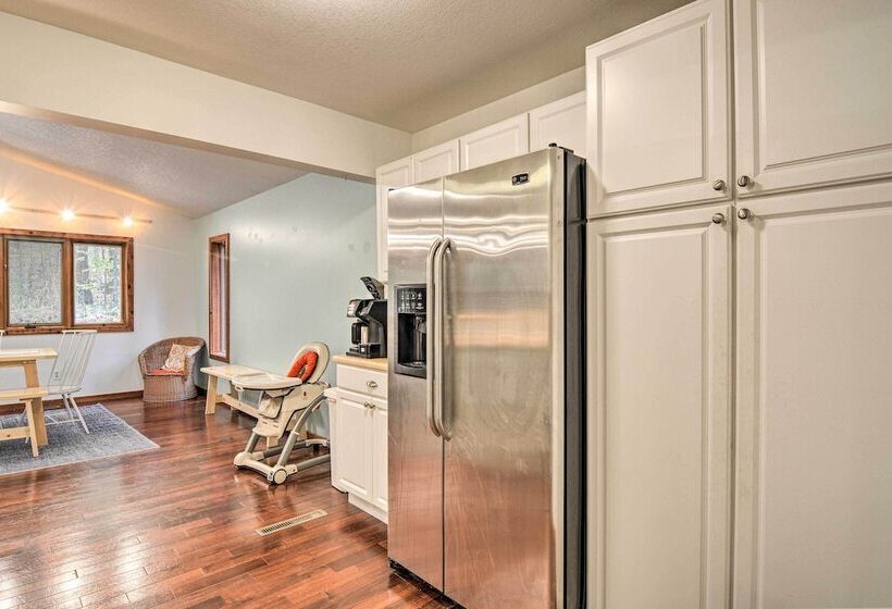 Family Escape   Near Little Traverse Wheelway