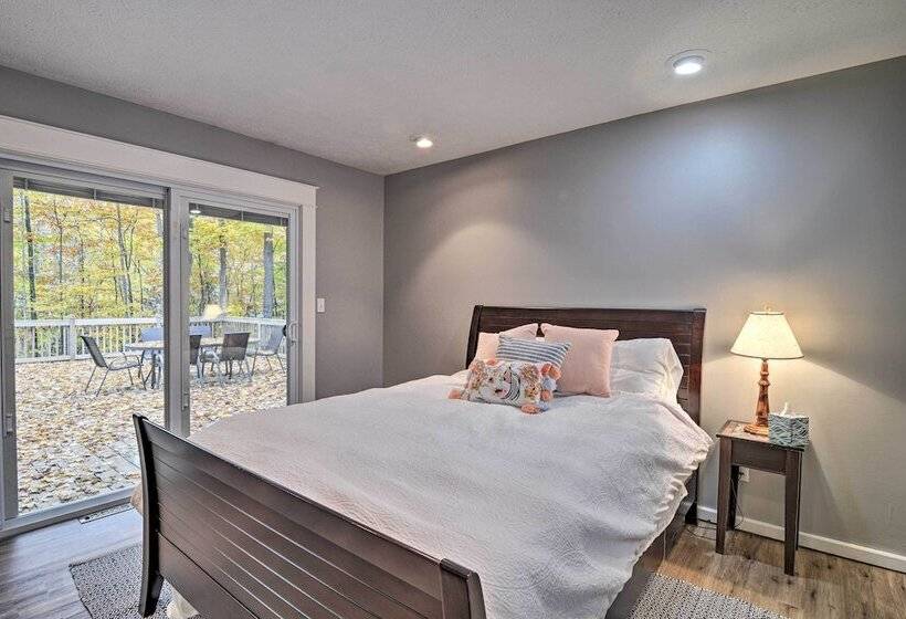 Family Escape   Near Little Traverse Wheelway