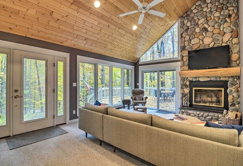 Family Escape   Near Little Traverse Wheelway