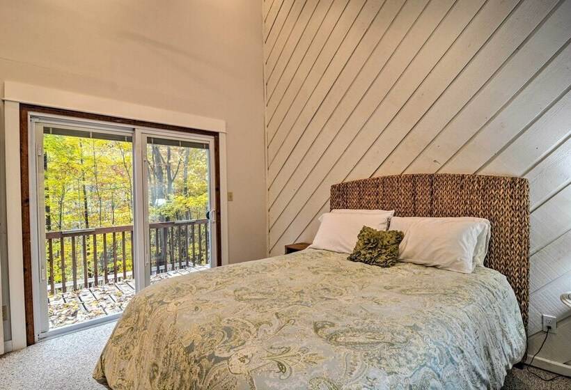 Family Escape   Near Little Traverse Wheelway