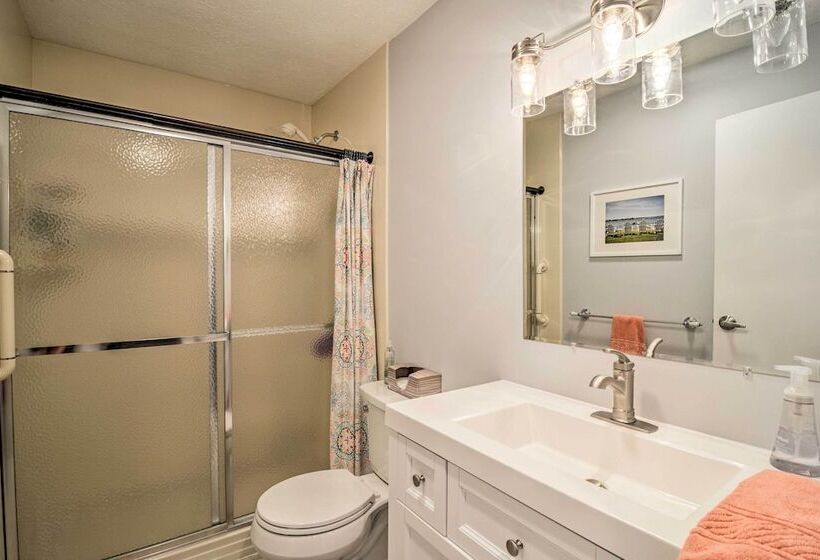 Family Escape   Near Little Traverse Wheelway