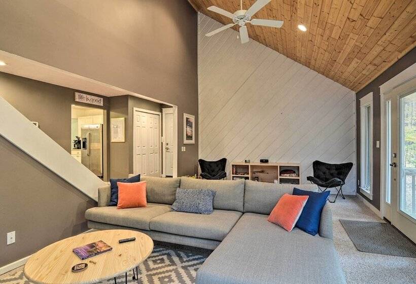 Family Escape   Near Little Traverse Wheelway