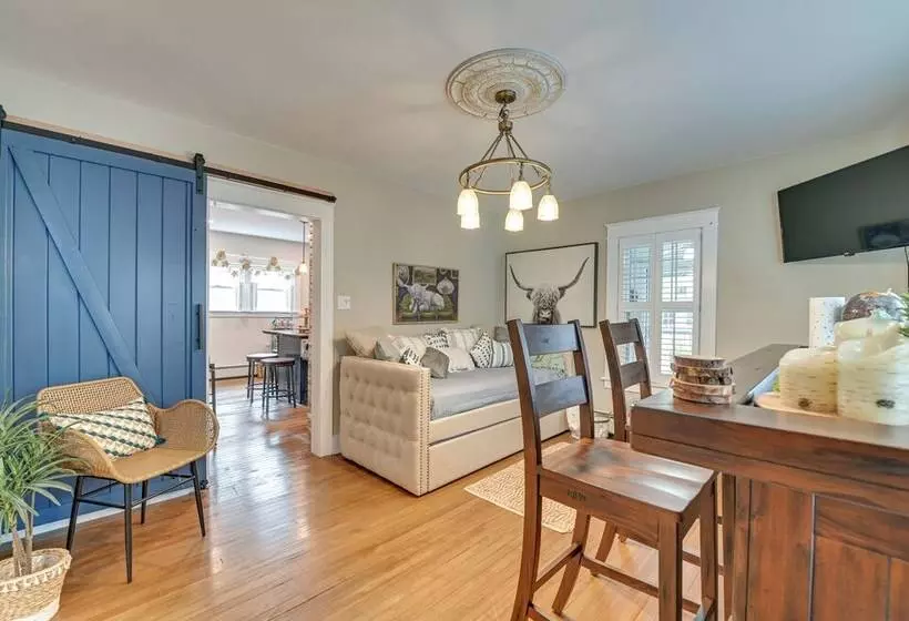 Family Friendly Glens Falls Home W/ Sun Porch