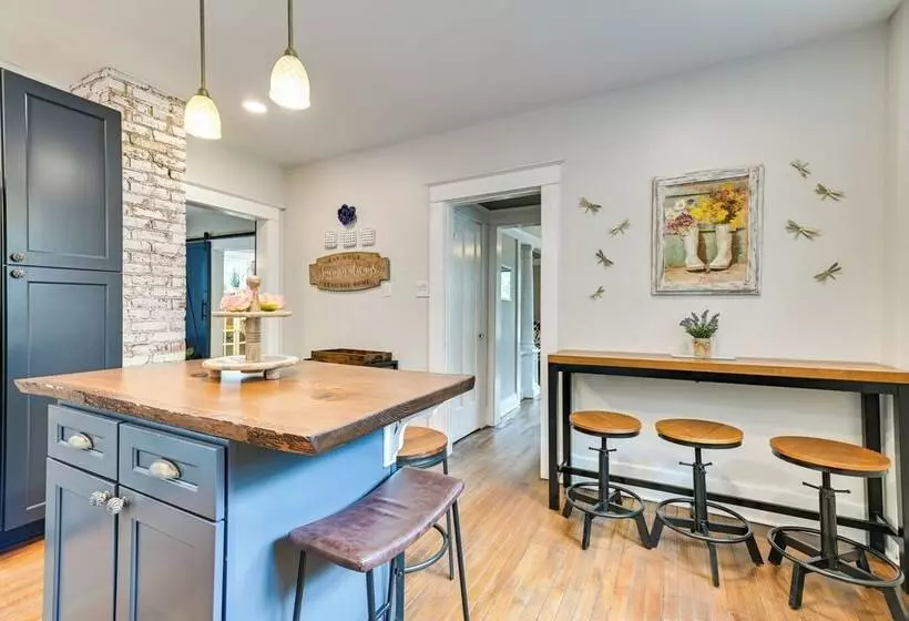 Family Friendly Glens Falls Home W/ Sun Porch