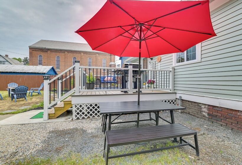 Family Friendly Glens Falls Home W/ Sun Porch