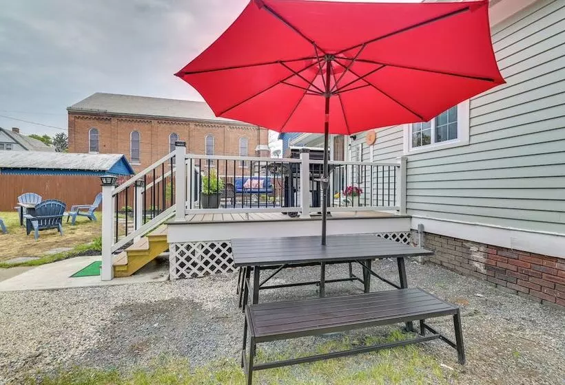 Family Friendly Glens Falls Home W/ Sun Porch