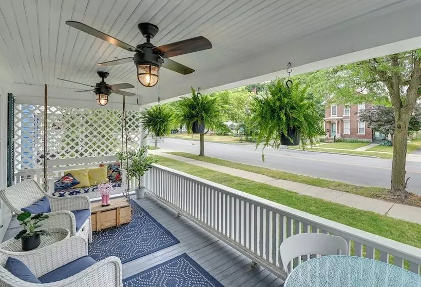 Family Friendly Glens Falls Home W/ Sun Porch
