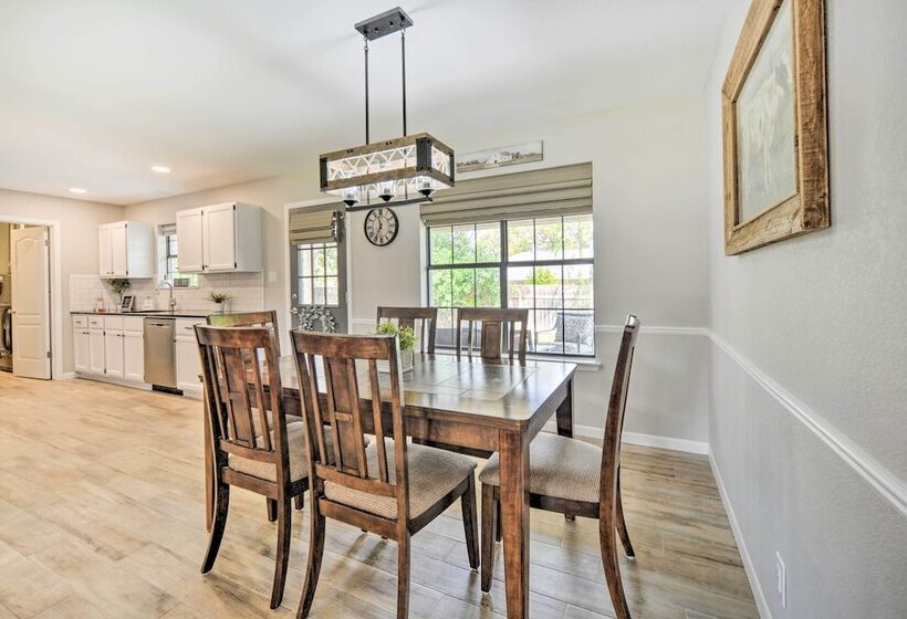 Fredericksburg Home W/ Hot Tub   1 Mi To Dtwn