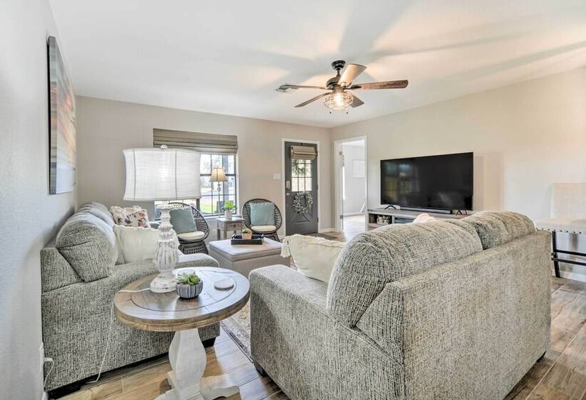 Fredericksburg Home W/ Hot Tub   1 Mi To Dtwn