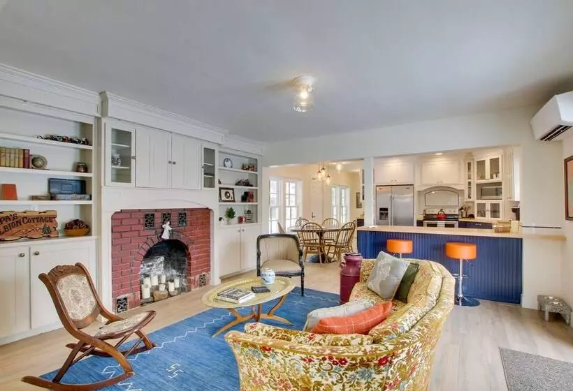 Historic Albion Mountain Cottage On Quiet Street!