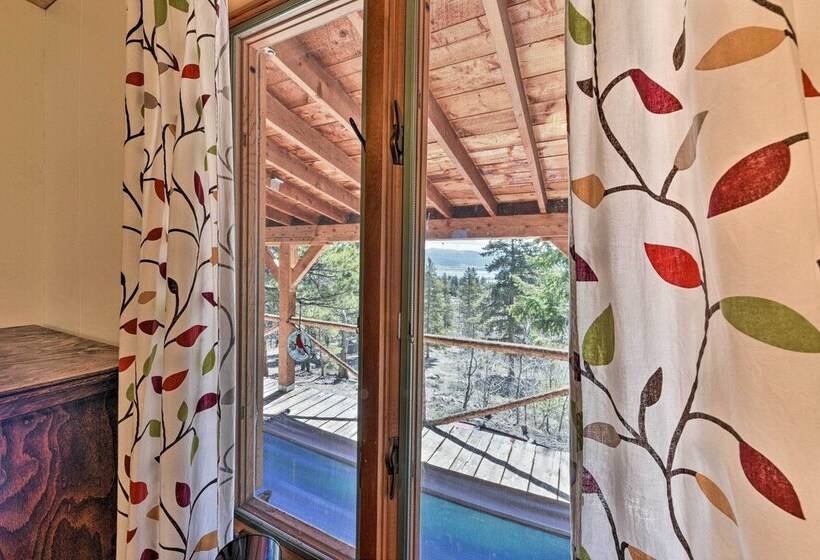 Idyllic Twin Lakes Escape W/ Deck + Fire Pit!