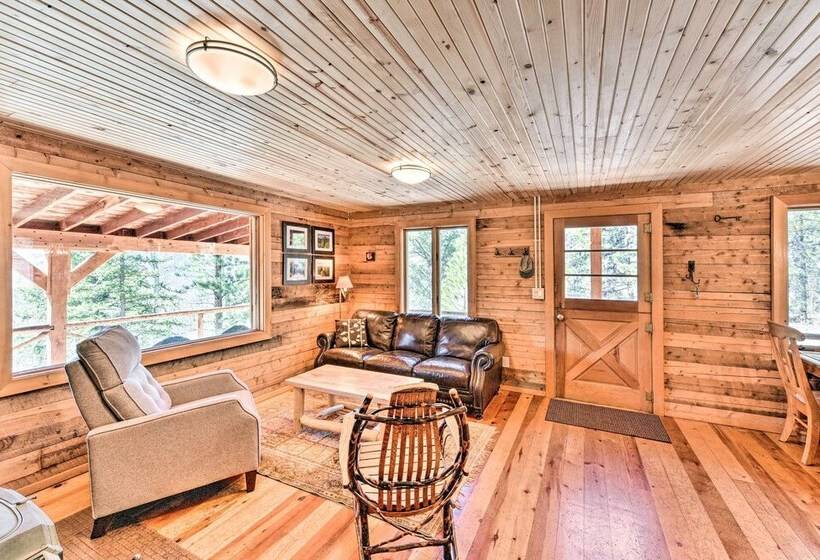 Idyllic Twin Lakes Escape W/ Deck + Fire Pit!