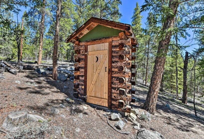 Idyllic Twin Lakes Escape W/ Deck + Fire Pit!