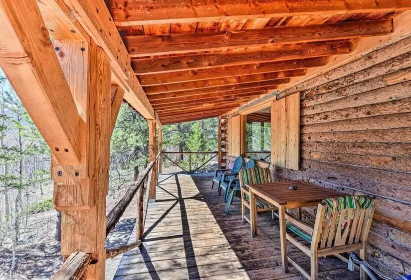Idyllic Twin Lakes Escape W/ Deck + Fire Pit!