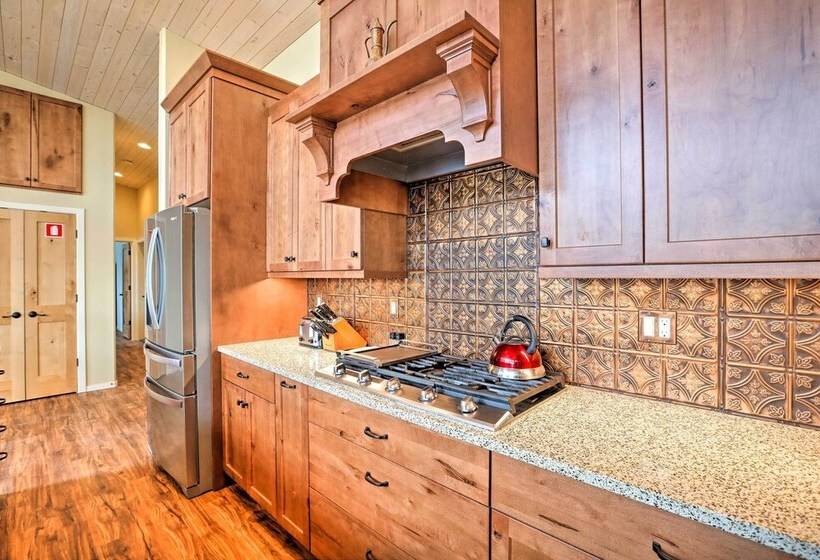 Lake Whatcom House W/ Boat Dock + Mountain View!