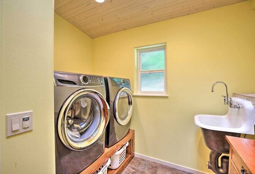 Lake Whatcom House W/ Boat Dock + Mountain View!