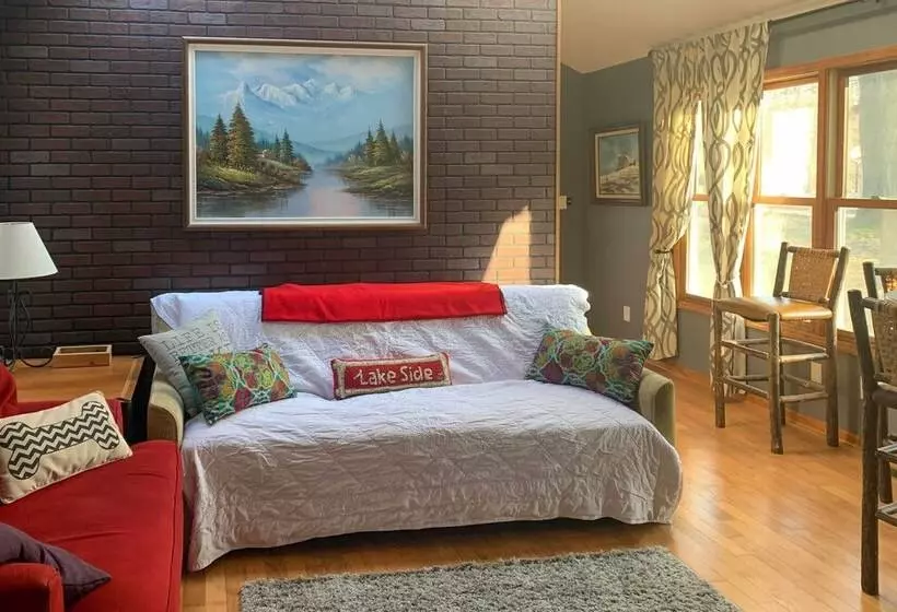 Lakeside Escape Steps To Lake Michigan Beach!