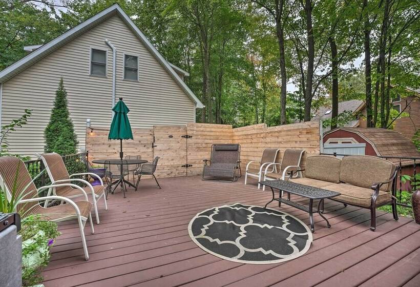 Lakeside Escape Steps To Lake Michigan Beach!