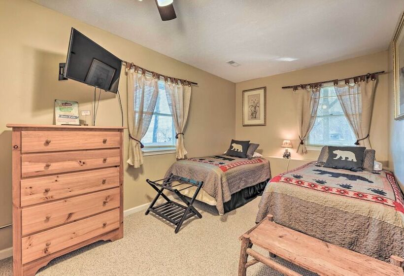 Maggie Valley Home W/ Mountain Views + Decks!