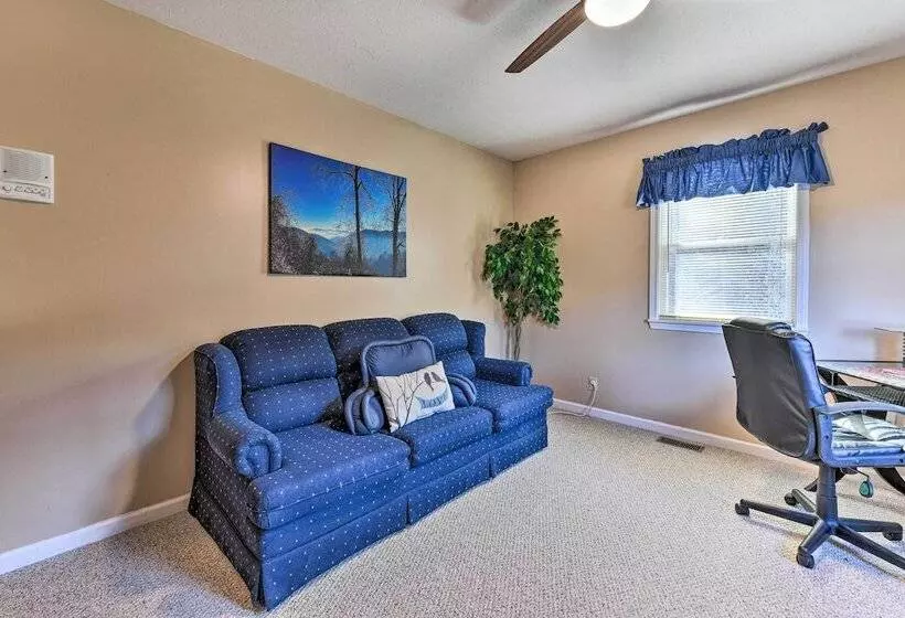 Maggie Valley Home W/ Mountain Views + Decks!