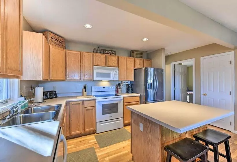 Maggie Valley Home W/ Mountain Views + Decks!