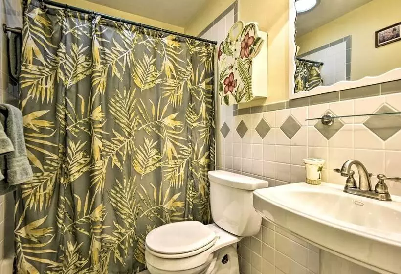 Merritt Island Home W/ Boat Dock On Canal Front!