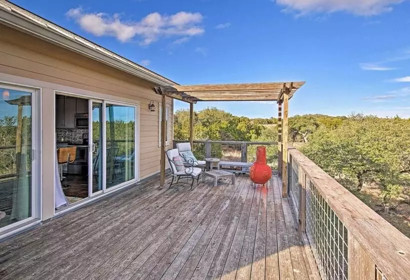 Peaceful Hill Country Hideaway W/ Pond Views