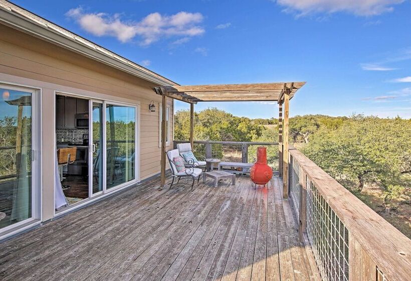Peaceful Hill Country Hideaway W/ Pond Views