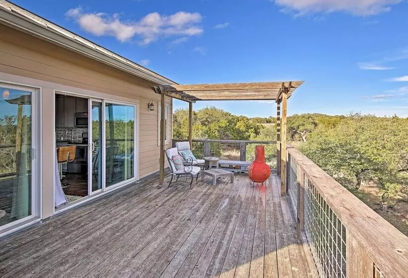 Peaceful Hill Country Hideaway W/ Pond Views