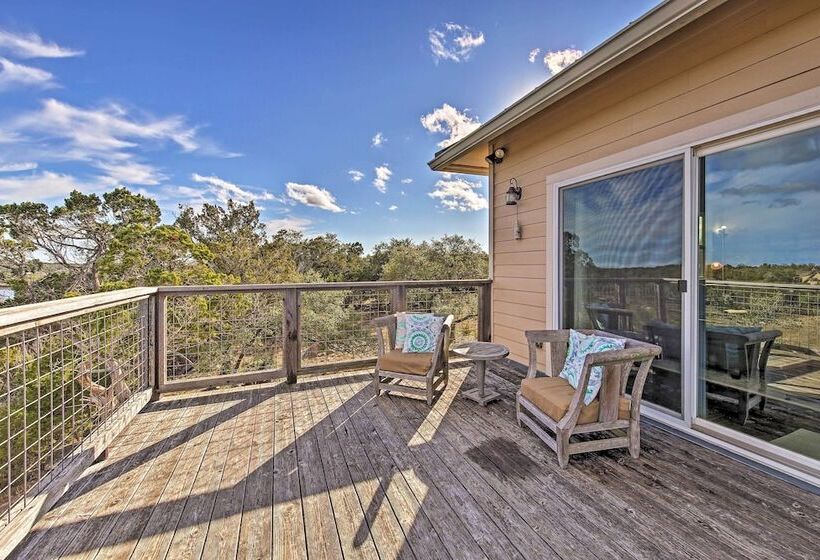 Peaceful Hill Country Hideaway W/ Pond Views
