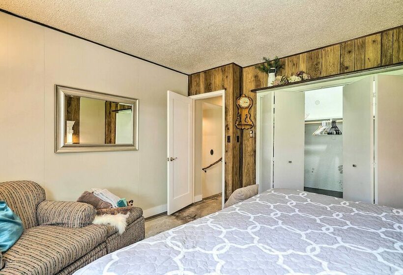 Peaceful Woodland Park Home W/ Patio & Grill!