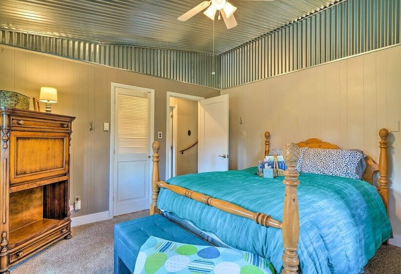 Peaceful Woodland Park Home W/ Patio & Grill!