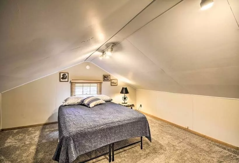 Pet Friendly Cody Home   Walk To Main Street!