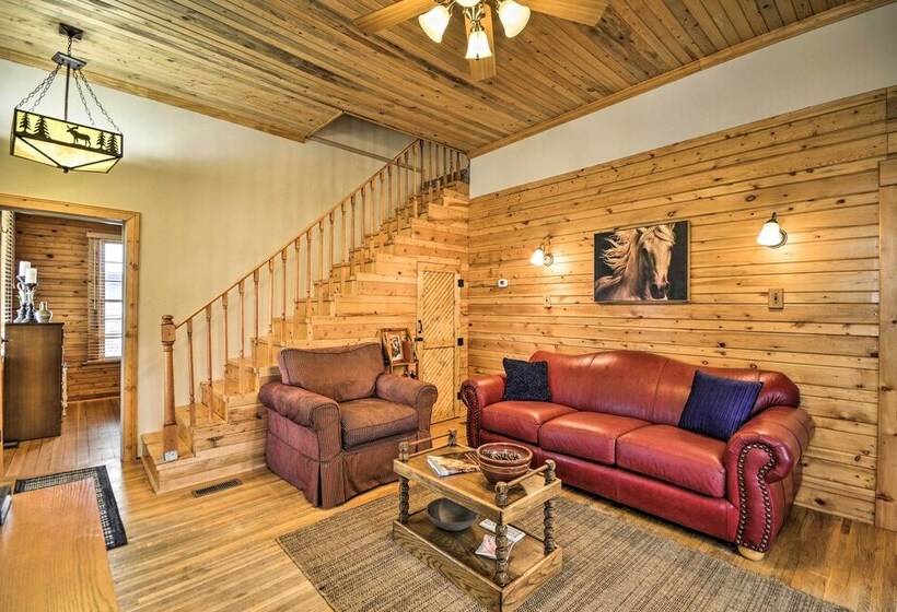 Pet Friendly Cody Home Walk To Main Street!