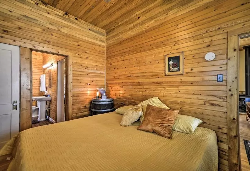 Pet Friendly Cody Home   Walk To Main Street!