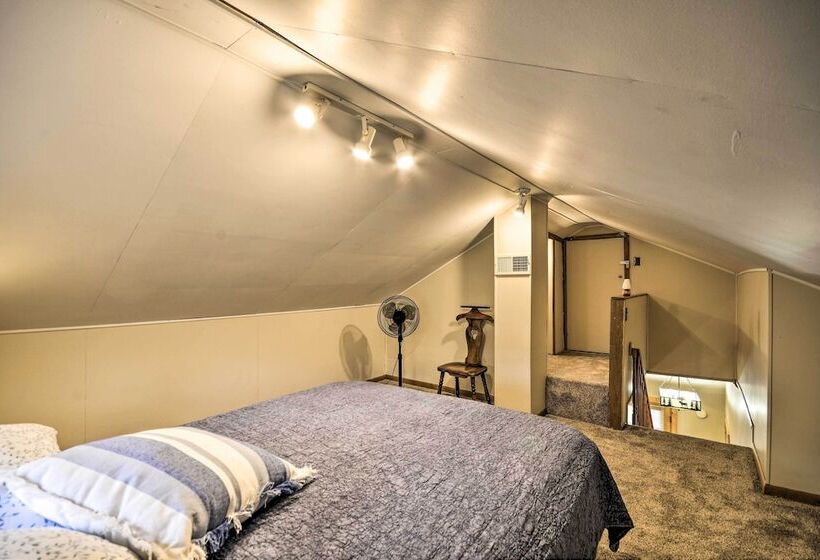 Pet Friendly Cody Home Walk To Main Street!