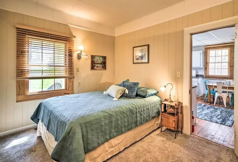 Pet Friendly Cody Home   Walk To Main Street!