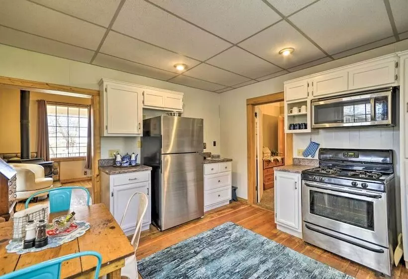 Pet Friendly Cody Home   Walk To Main Street!